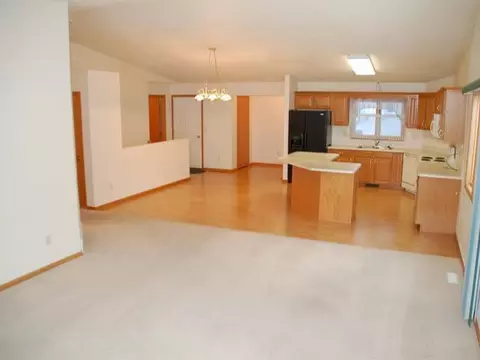 727 Brome Loop, Bismarck, ND 58504 photo 4
