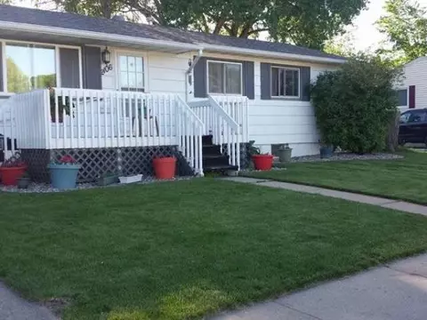 2106 4th St N, Bismarck, ND 58501 photo 2