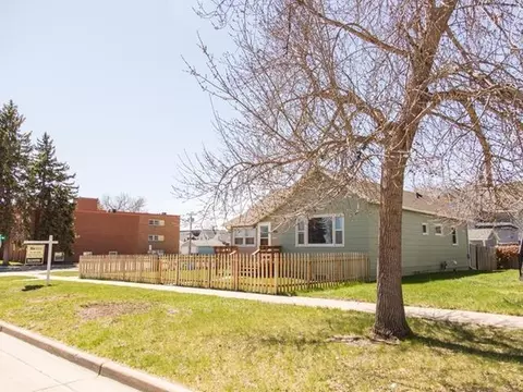 401 Collins Ave, Mandan, ND 58554 photo 4