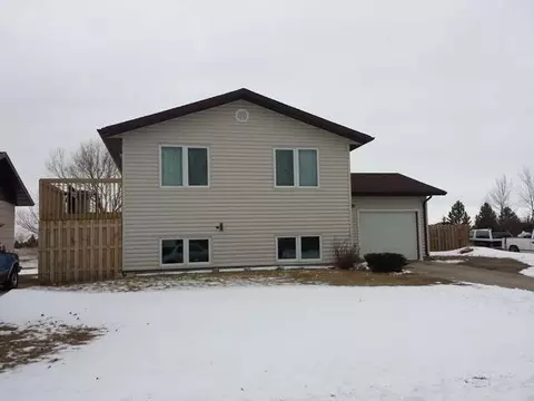 77 Custer Dr, Lincoln, ND 58504 photo 1