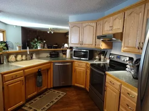 503 Juniper Dr, Bismarck, ND 58503 photo 5