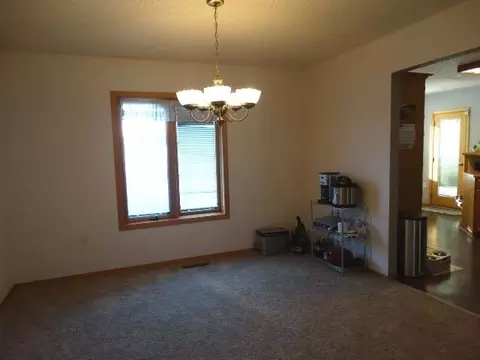 503 Juniper Dr, Bismarck, ND 58503 photo 10