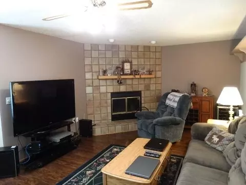 503 Juniper Dr, Bismarck, ND 58503 photo 9