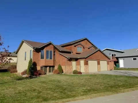 2000 23rd St N, Bismarck, ND 58501 photo 2
