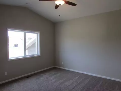 400 Fields Ct, Mandan, ND 58554 photo 8