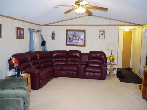 4749 British Dr, Bismarck, ND 58503 photo 3