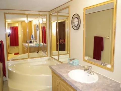 4749 British Dr, Bismarck, ND 58503 photo 7