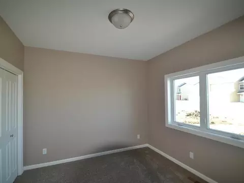 811 Bremner Ave, Bismarck, ND 58503 photo 10