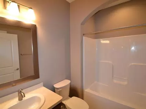 811 Bremner Ave, Bismarck, ND 58503 photo 11
