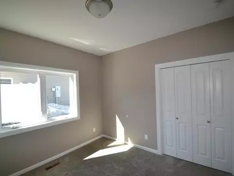 811 Bremner Ave, Bismarck, ND 58503 photo 9