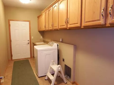 8116 White Oak Lp, Bismarck, ND 58501 photo 5
