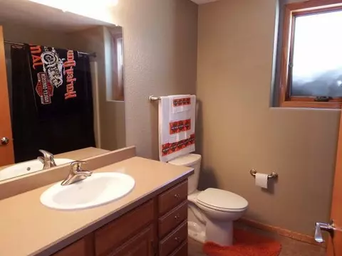 8116 White Oak Lp, Bismarck, ND 58501 photo 14