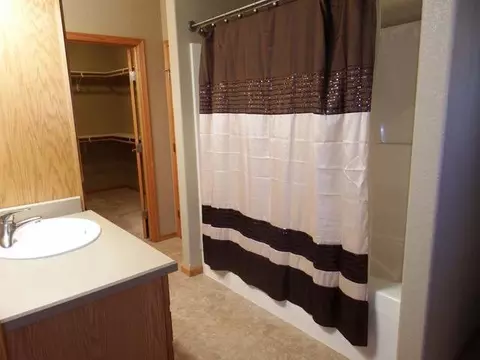 8116 White Oak Lp, Bismarck, ND 58501 photo 8