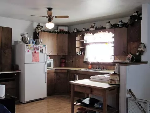 305 2nd Ave, Zap, ND 58580 photo 2