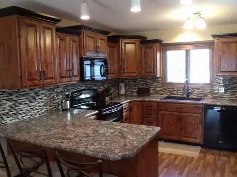 2849 Warwick Lp, Bismarck, ND 58504 photo 2