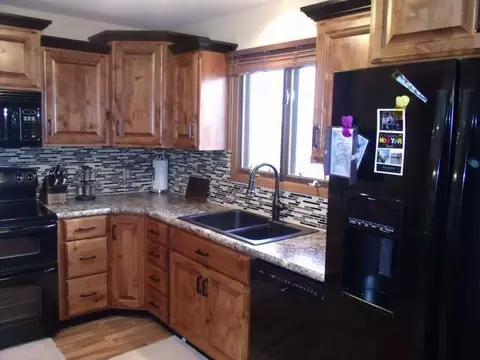 2849 Warwick Lp, Bismarck, ND 58504 photo 3