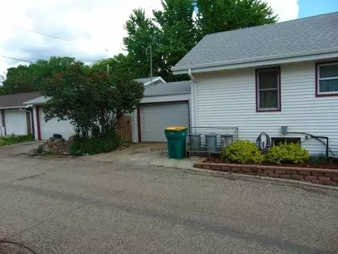 818 E Avenue Ave E, Bismarck, ND 58501 photo 9