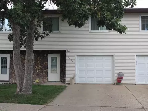 1044 Adobe Trl SE, Mandan, ND 58554 photo 1