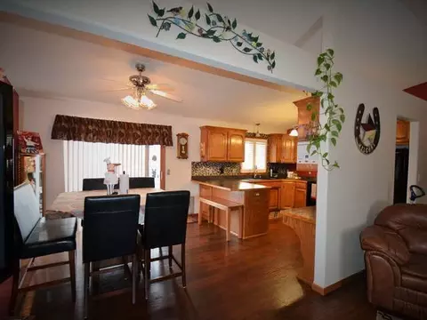 2711 9 Ave SE, Mandan, ND 58554 photo 3