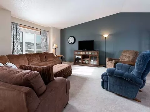 4530 Turnbow, Bismarck, ND 58503 photo 4