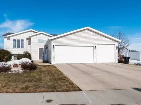 4530 Turnbow, Bismarck, ND 58503 photo 1