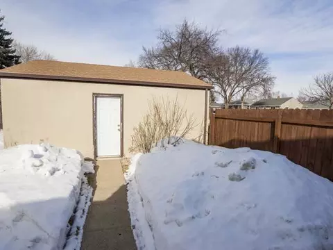 1620 D Ave E, Bismarck, ND 58501 photo 18