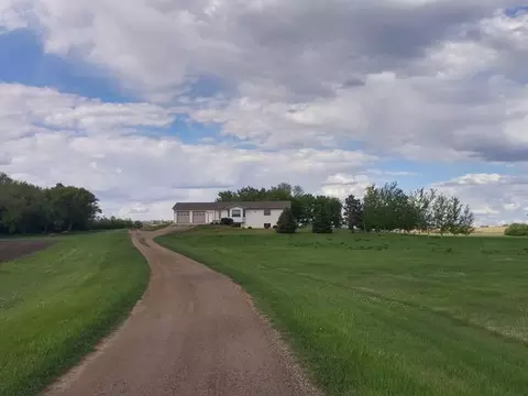 20759 26th St NE, Baldwin, ND 58521 photo 2
