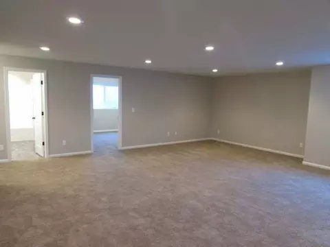 800 Calvert Dr, Bismarck, ND 58503 photo 10