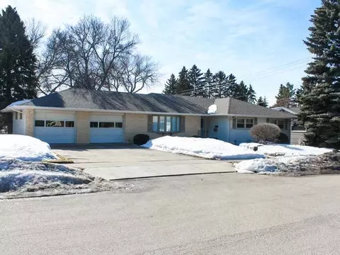 217 Owens Ave E, Bismarck, ND 58501 photo 1