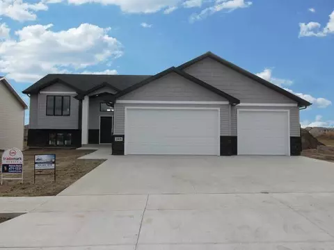 345 Lasalle Dr E, Bismarck, ND 58501 photo 1