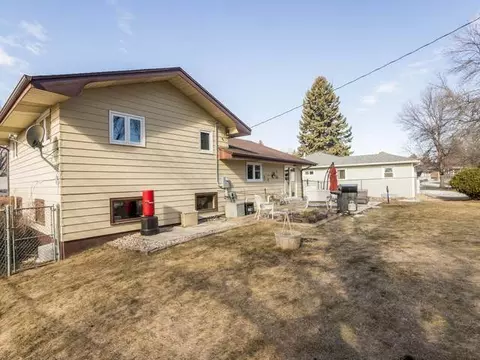 1315 Meredith Dr, Bismarck, ND 58501 photo 21