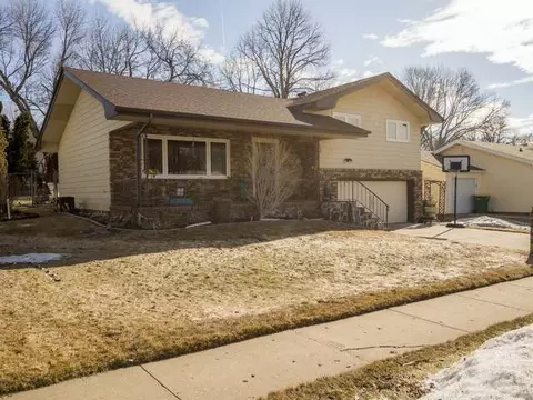 1315 Meredith Dr, Bismarck, ND 58501 photo 18
