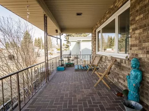 1315 Meredith Dr, Bismarck, ND 58501 photo 2