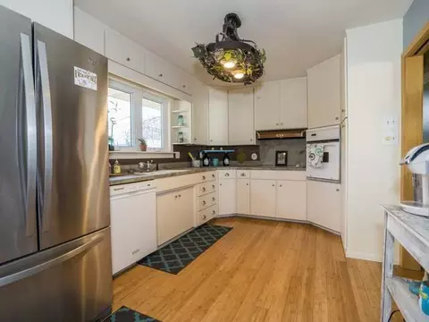 1315 Meredith Dr, Bismarck, ND 58501 photo 3