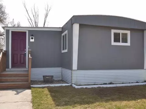 209 Deer St E, Mandan, ND 58554 photo 1