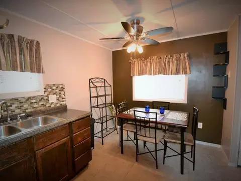 209 Deer St E, Mandan, ND 58554 photo 4