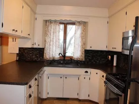 2218 Boulevard Ave E, Bismarck, ND 58503 photo 3
