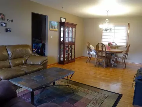 1704 Sunset Dr NW, Mandan, ND 58554 photo 3