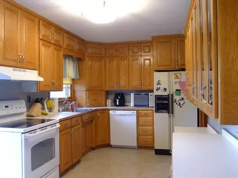 1704 Sunset Dr NW, Mandan, ND 58554 photo 5