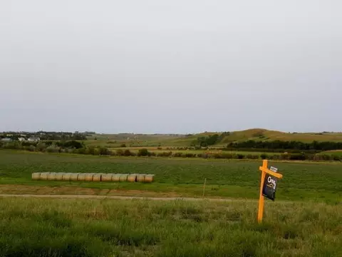 919 Parker Ranch Rd, Bismarck, ND 58503 photo 2