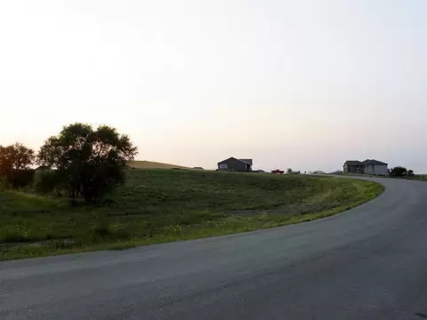 919 Parker Ranch Rd, Bismarck, ND 58503 photo 3