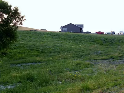 919 Parker Ranch Rd, Bismarck, ND 58503 photo 4