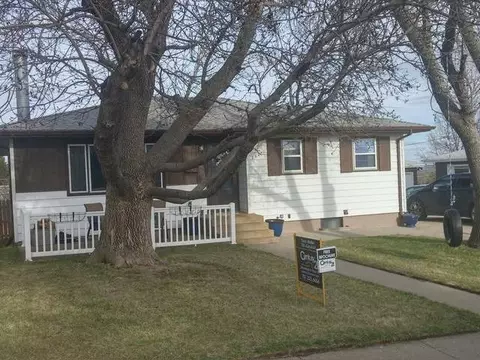 802 1st Ave NE, Mandan, ND 58554 photo 18