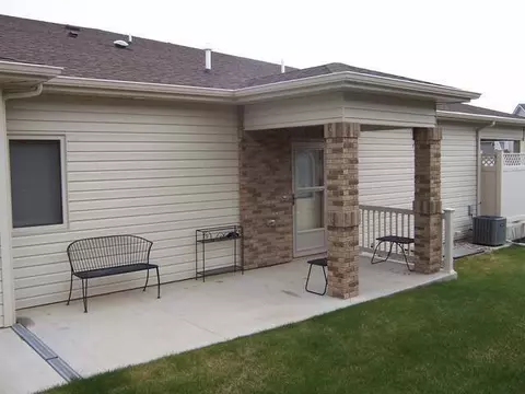 2502 Michael Ln SE, Mandan, ND 58554 photo 3
