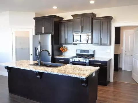 402 Cobblestone Lp, Mandan, ND 58554 photo 4