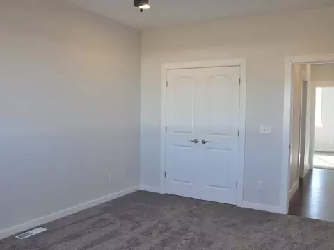 402 Cobblestone Lp, Mandan, ND 58554 photo 25