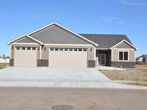 402 Cobblestone Lp, Mandan, ND 58554 photo 47