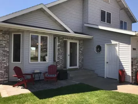 3005 Northshore Loop SE, Mandan, ND 58554 photo 3