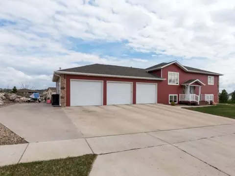 601 Nelson Dr, Bismarck, ND 58503 photo 1