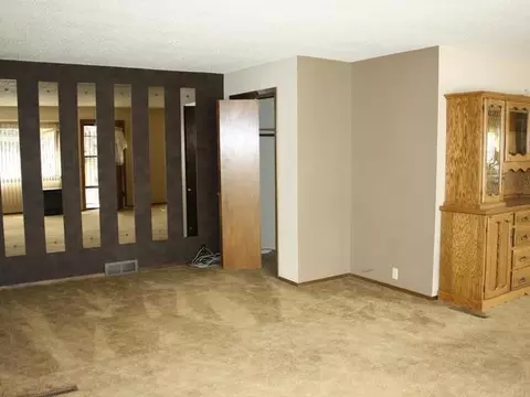 112 E Sycamore Ave, Linton, ND 58552 photo 3